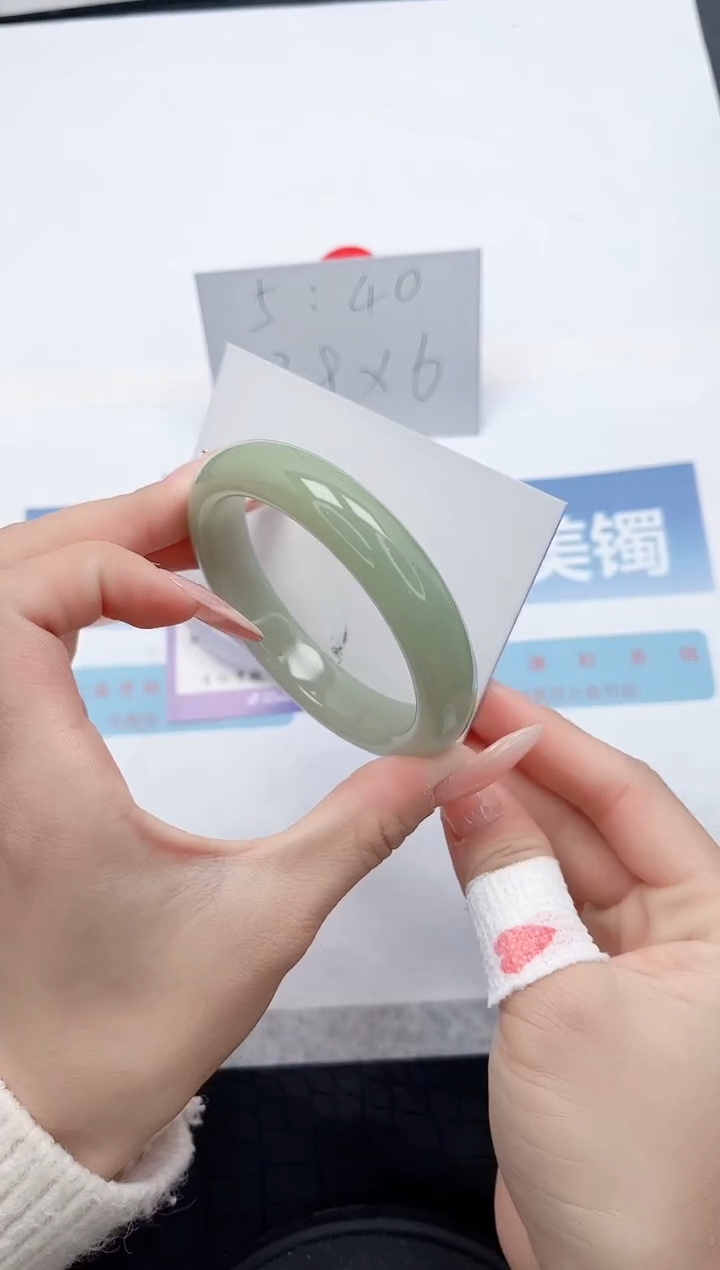 【闪购商品】石英质玉手镯未镶嵌G10-56