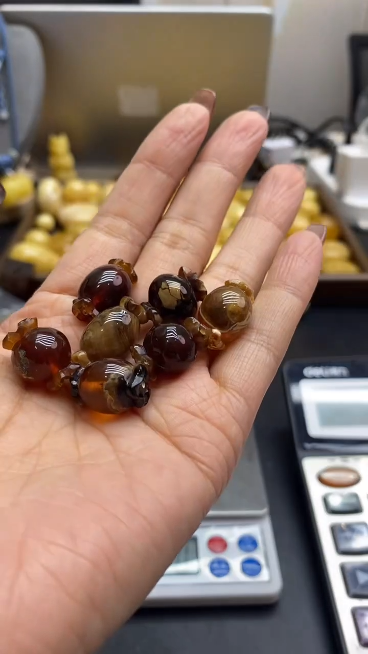 琥珀未镶嵌珠宝奇石731多样性发其一