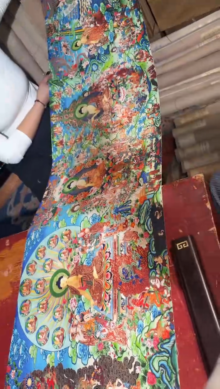 卷轴画龙妹的唐卡tk16