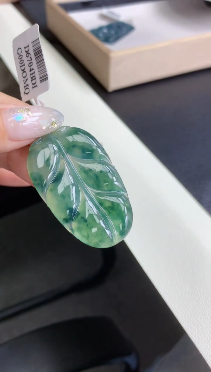 【闪购商品】定制翡翠未镶嵌888ee-毛货叶子64赠金扣