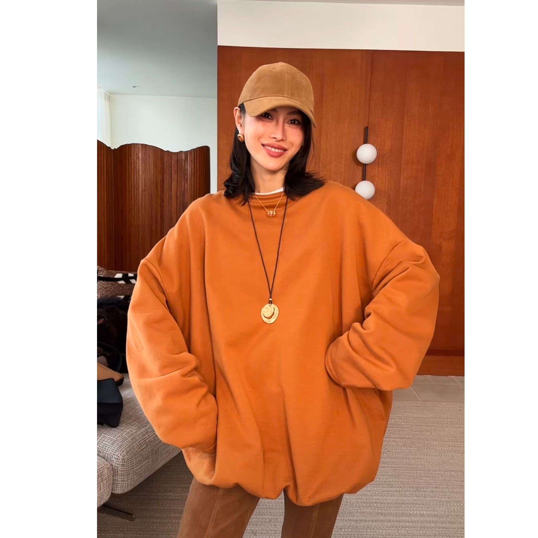 南瓜色花苞廓形卫衣 LEVIN LOVE 设计师款A020CH1171