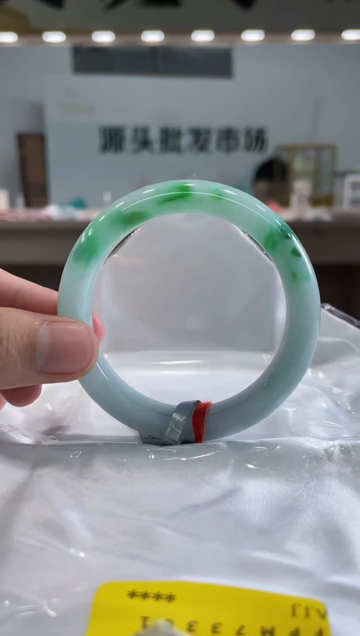 【闪购商品】翡翠手镯未镶嵌手镯