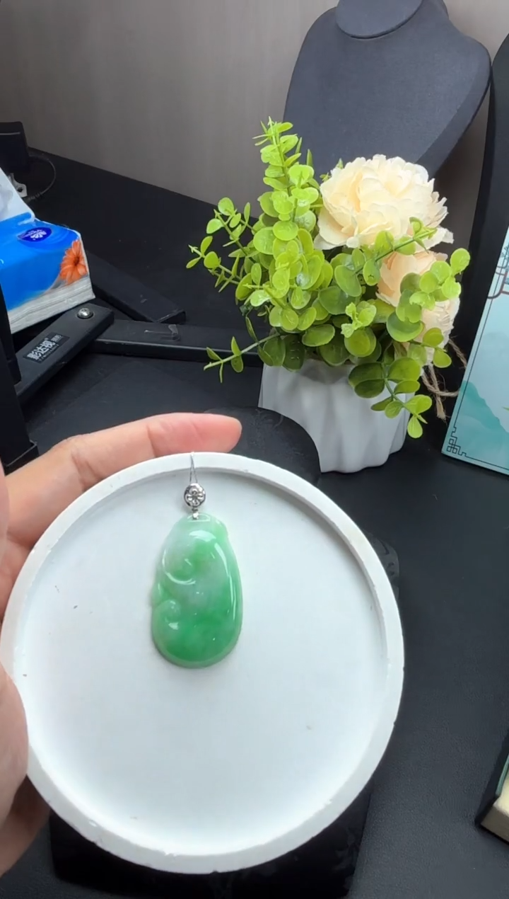 【闪购商品】翡翠颈饰18K金镶嵌如意