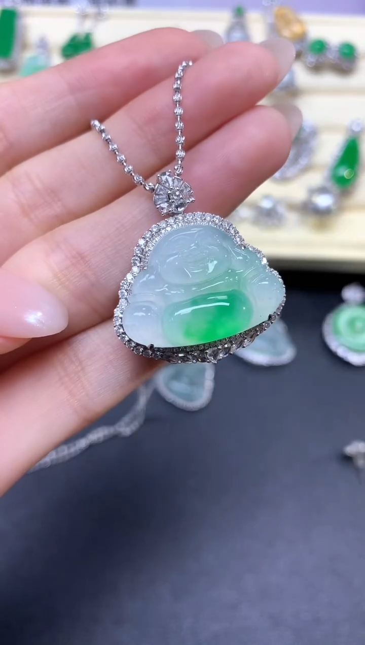 【闪购商品】翡翠吊坠(不含链)18K金镶嵌吊坠|18250+1825