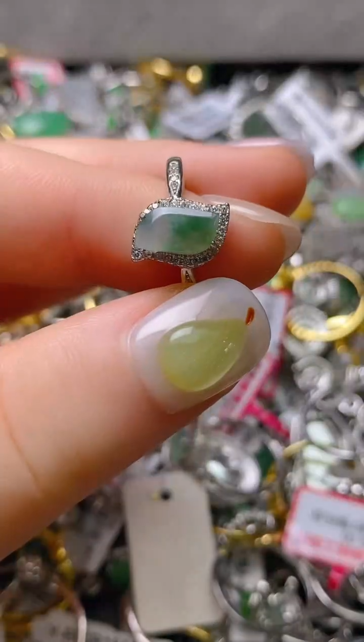 银S925镶嵌戒指翡翠百内无证书