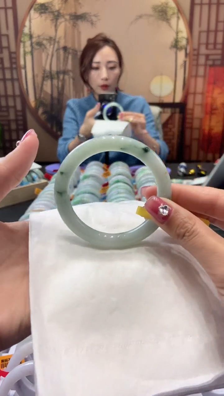 【闪购商品】翡翠手镯未镶嵌00006129