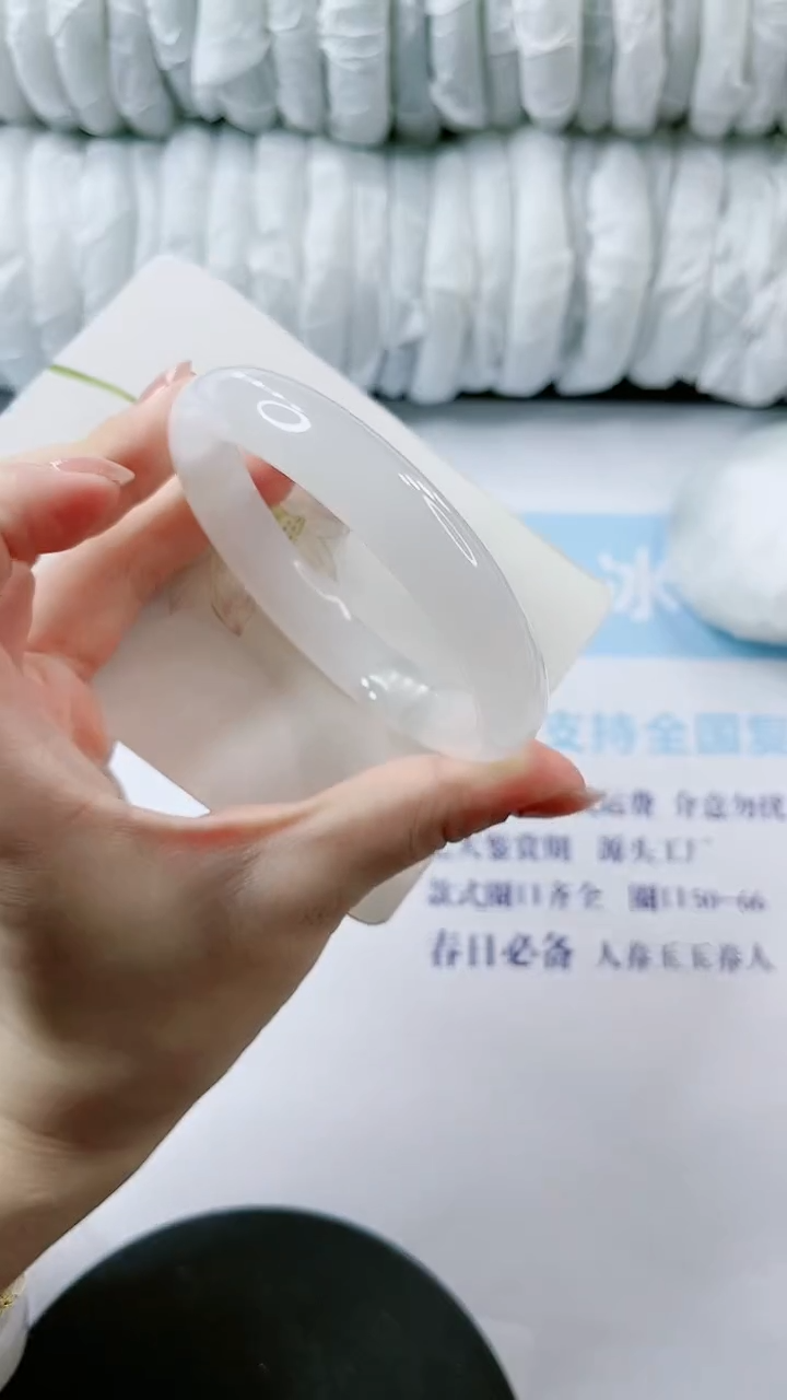 【闪购商品】石英质玉手镯未镶嵌多样性发货L28
