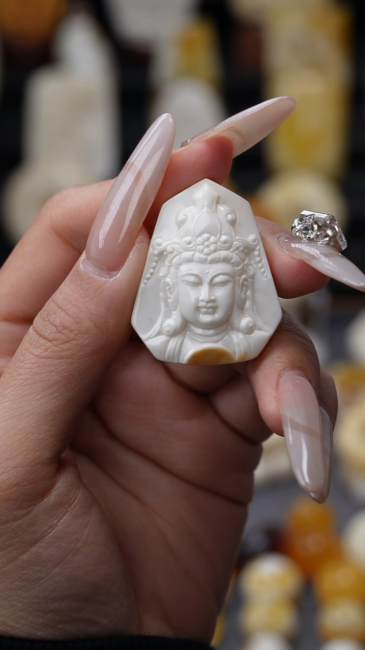 【闪购商品】琥珀裸石未镶嵌6356565365