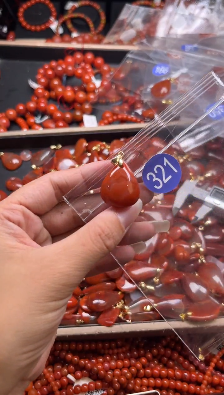 南红玛瑙未镶嵌珠宝奇石321