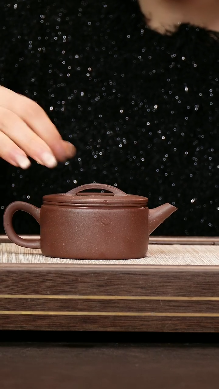 茶壶紫砂紫泥 汉瓦 刻绘 吾悦吾监制