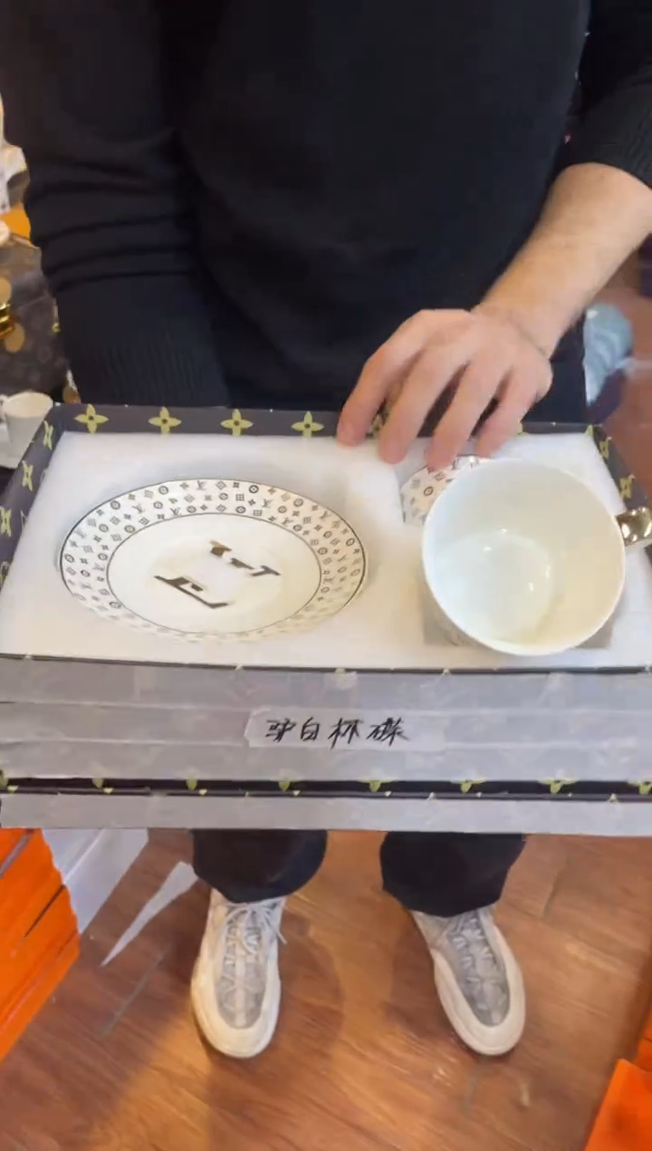 杯鸿辉家品牌瓷器，京东包邮！