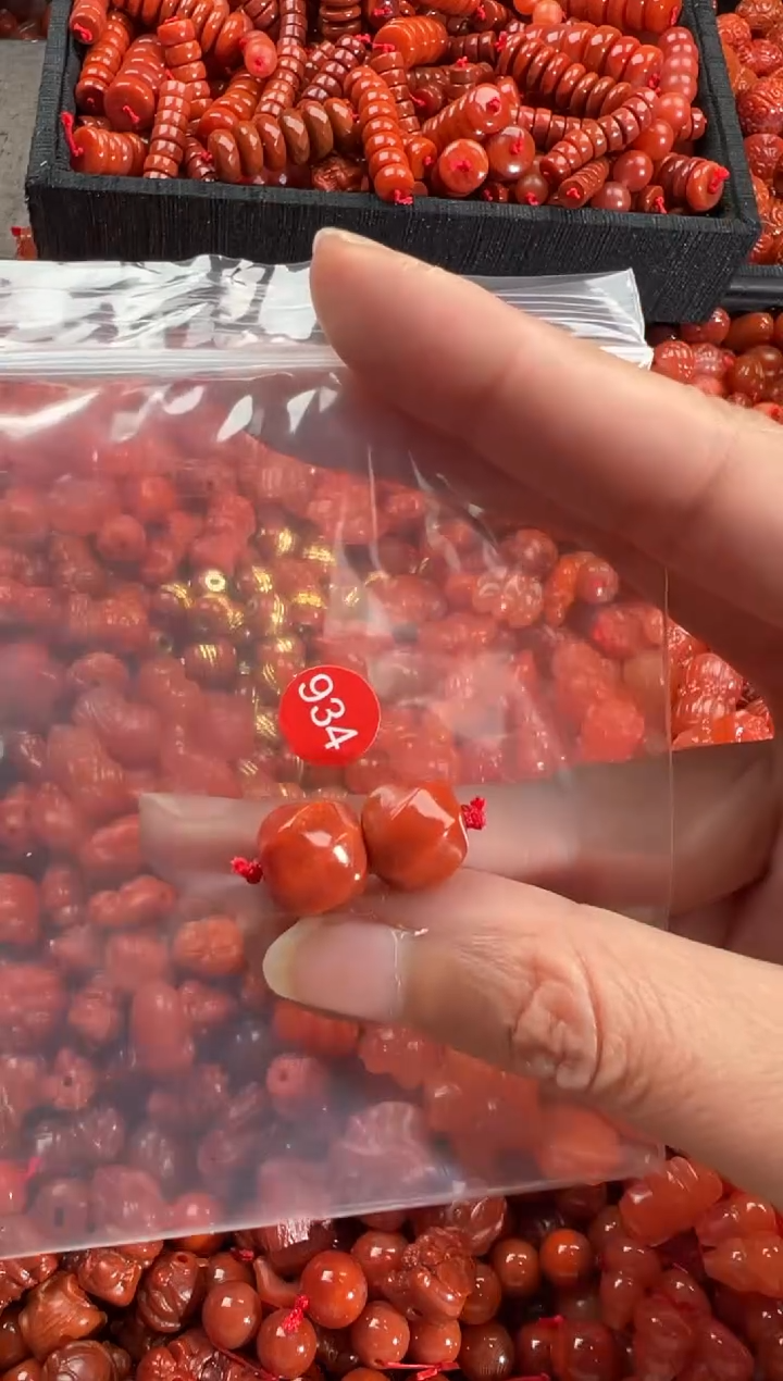 【闪购商品】南红玛瑙颈饰未镶嵌1