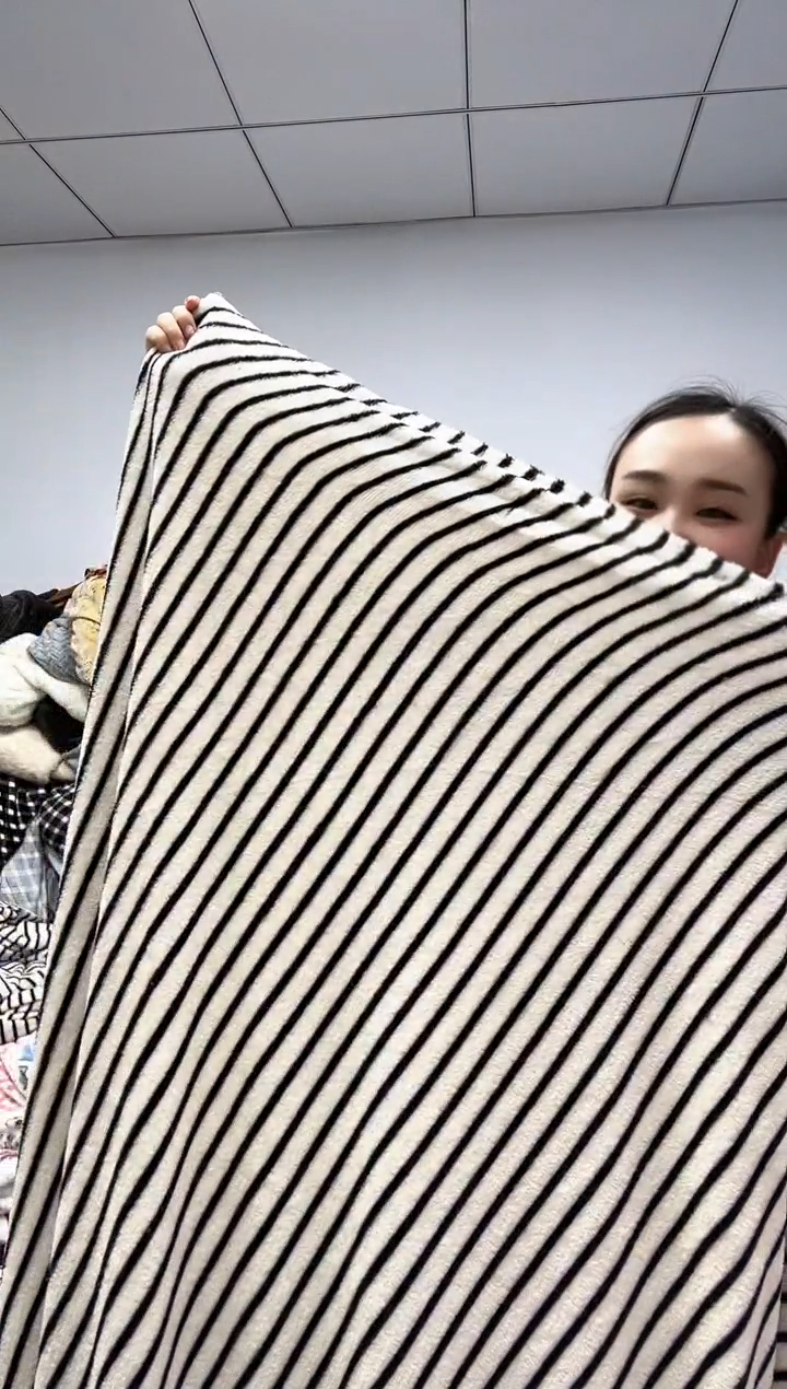 法兰绒3.8x2左右已主播介绍为准