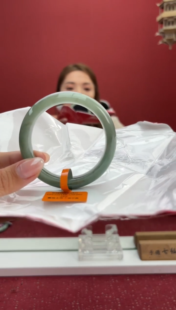 【闪购商品】翡翠手镯未镶嵌17手镯