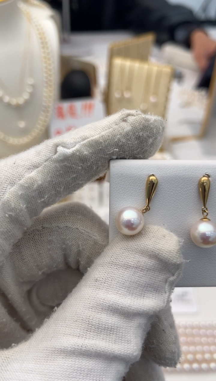 18K金镶嵌耳饰海水珍珠水滴