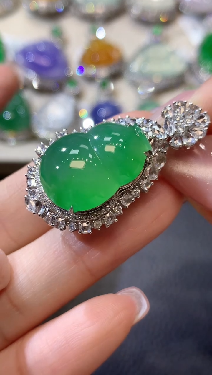 【闪购商品】翡翠吊坠(不含链)18K金镶嵌D34