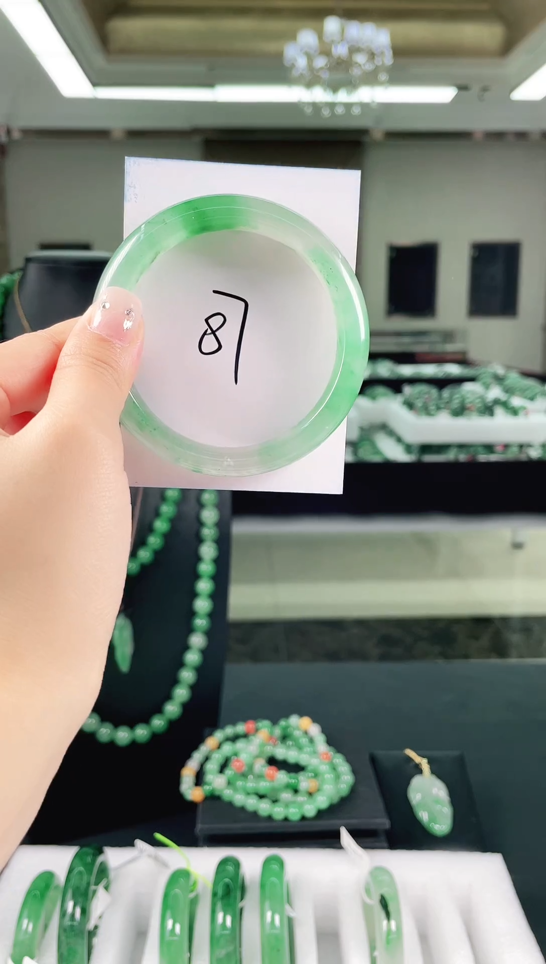 未镶嵌手镯石英质玉（非洲翠）微瑕一经发货运费不退介意勿拍