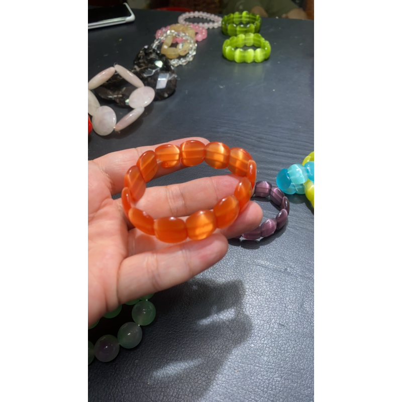 D  789  橙红猫眼手牌