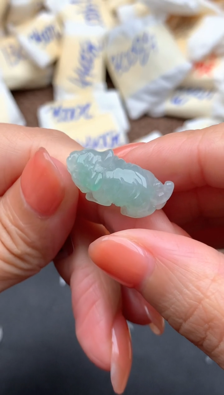 未镶嵌挂件翡翠1