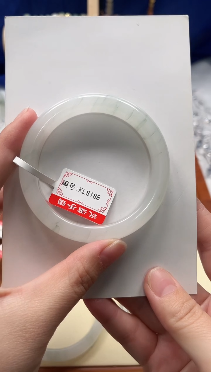 【闪购商品】石英质玉手镯未镶嵌KLS188