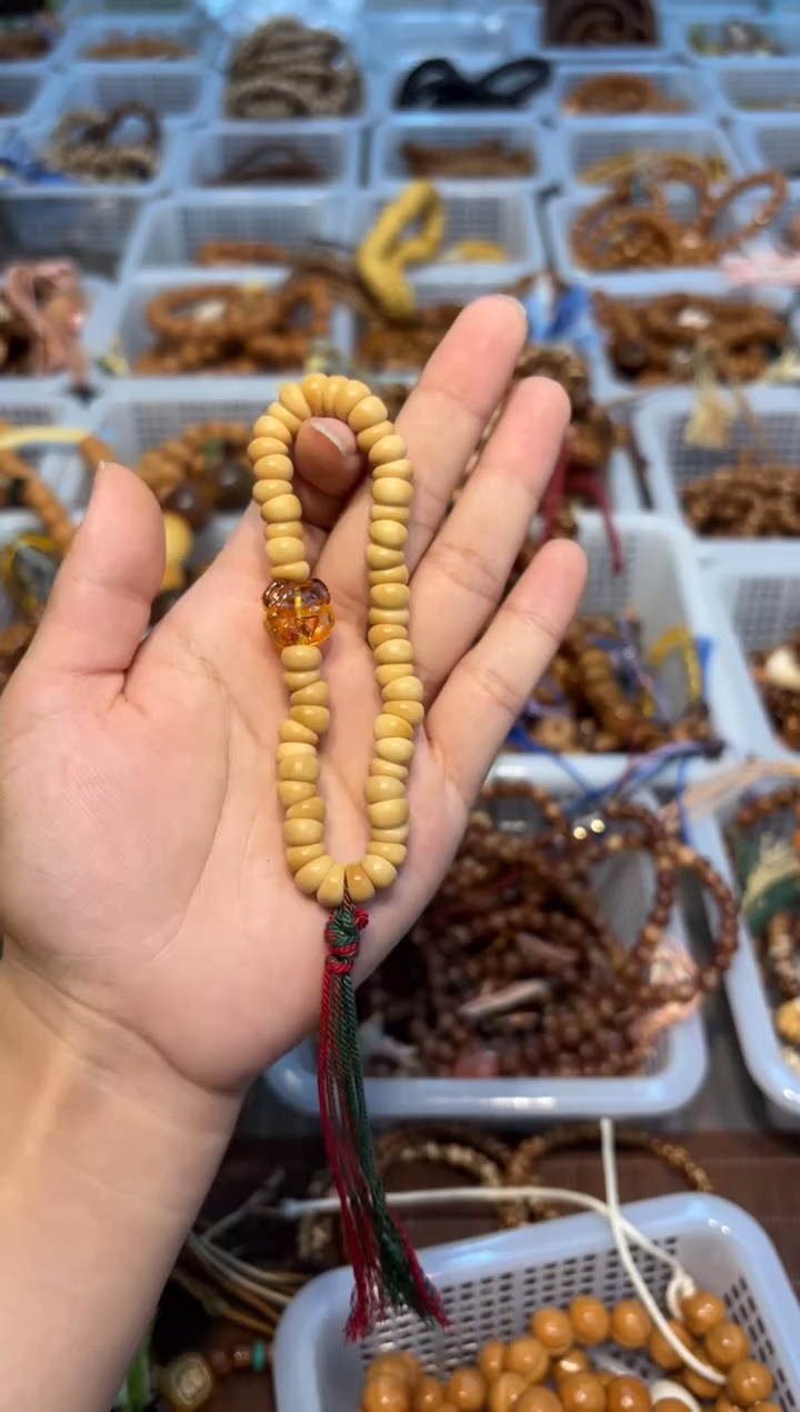 吊坠白玉菩提卡8mm玉化龙脊蒜瓣肠手持