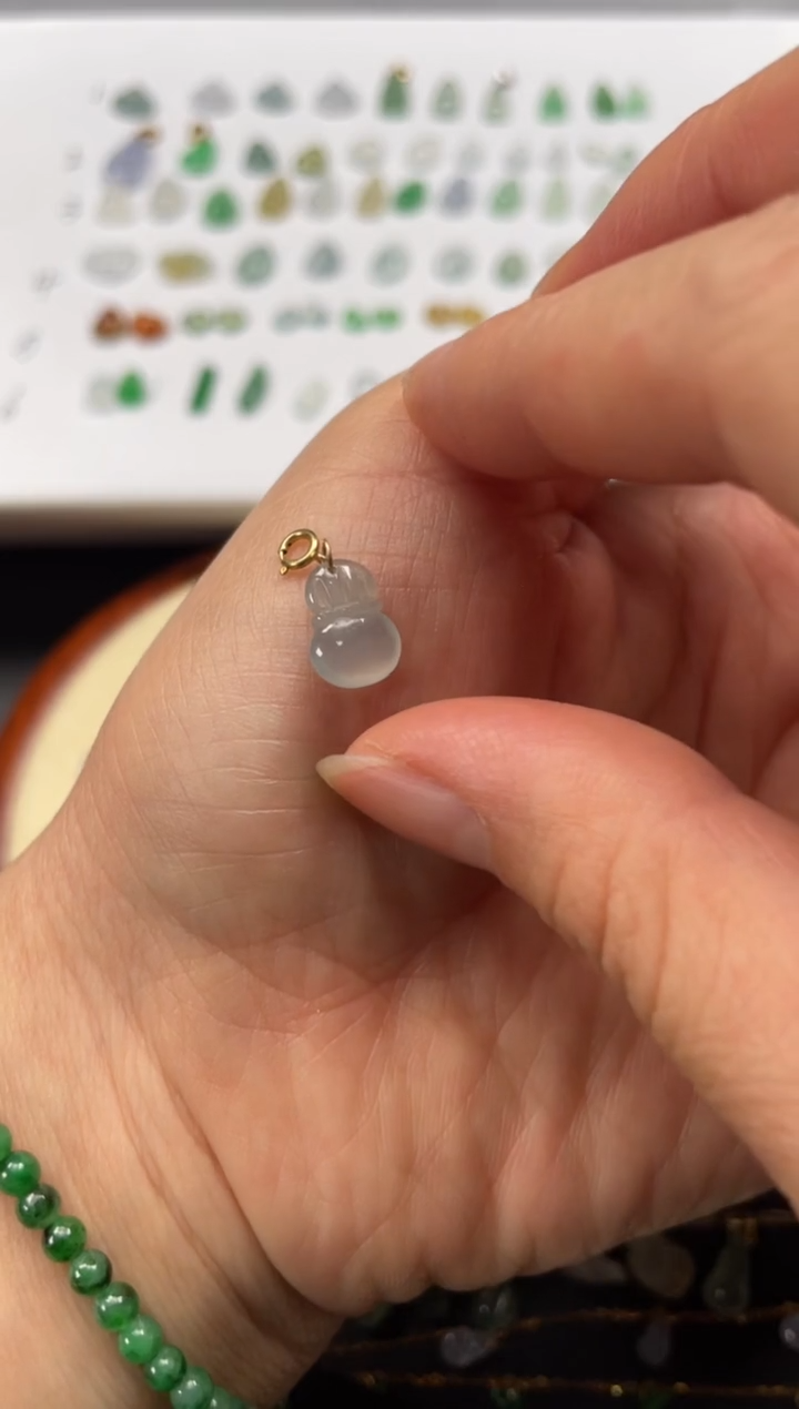 吊坠(不含链)18K金镶嵌翡翠一个JK686