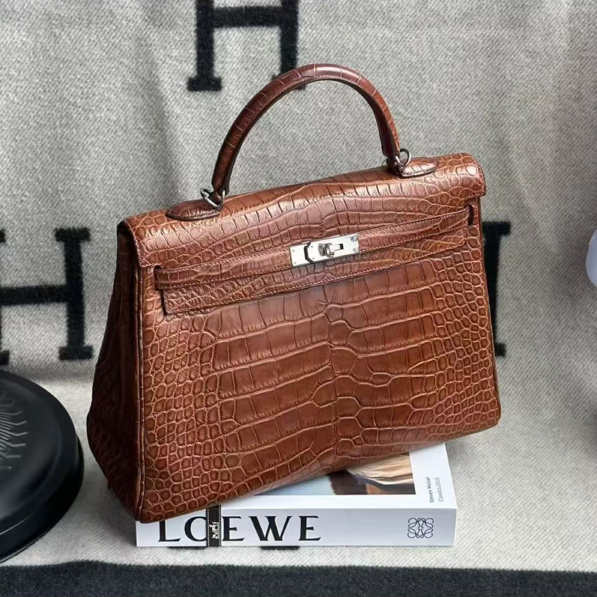 99新 Hermes/爱马仕 kelly35焦糖色雾面方块鳄鱼框N刻