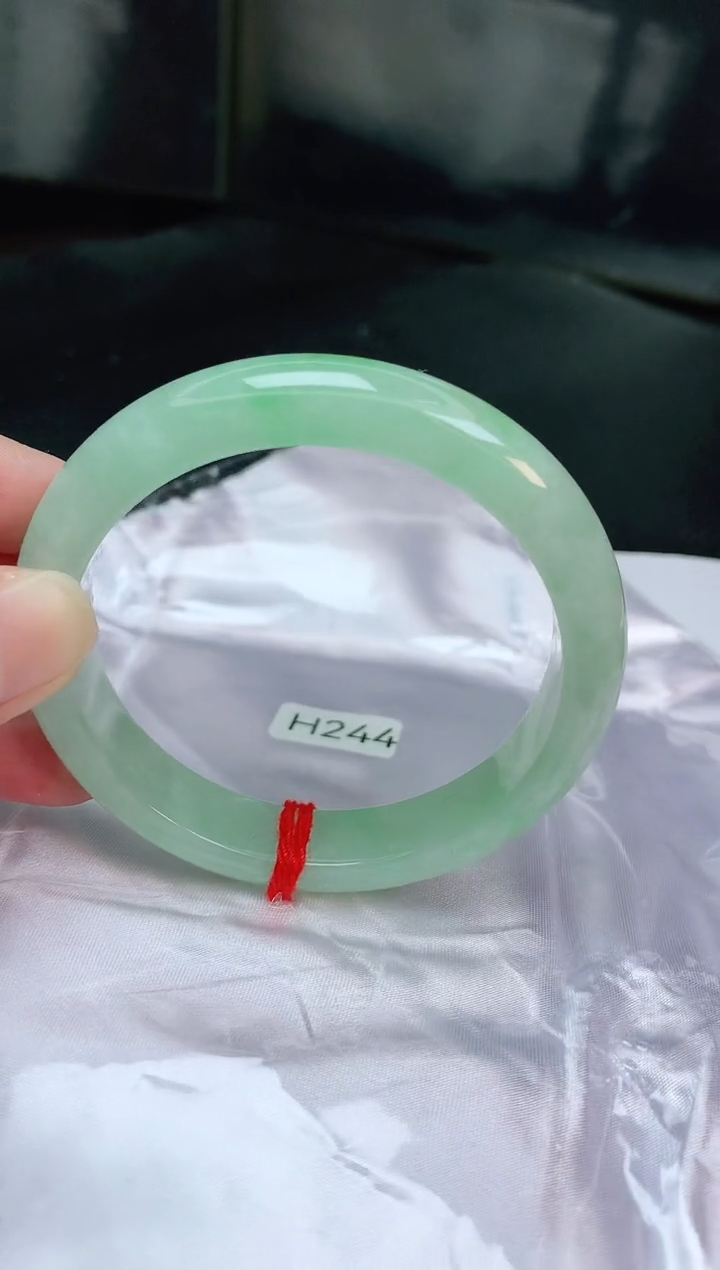 【闪购商品】翡翠手镯未镶嵌缅甸天然A货翡翠