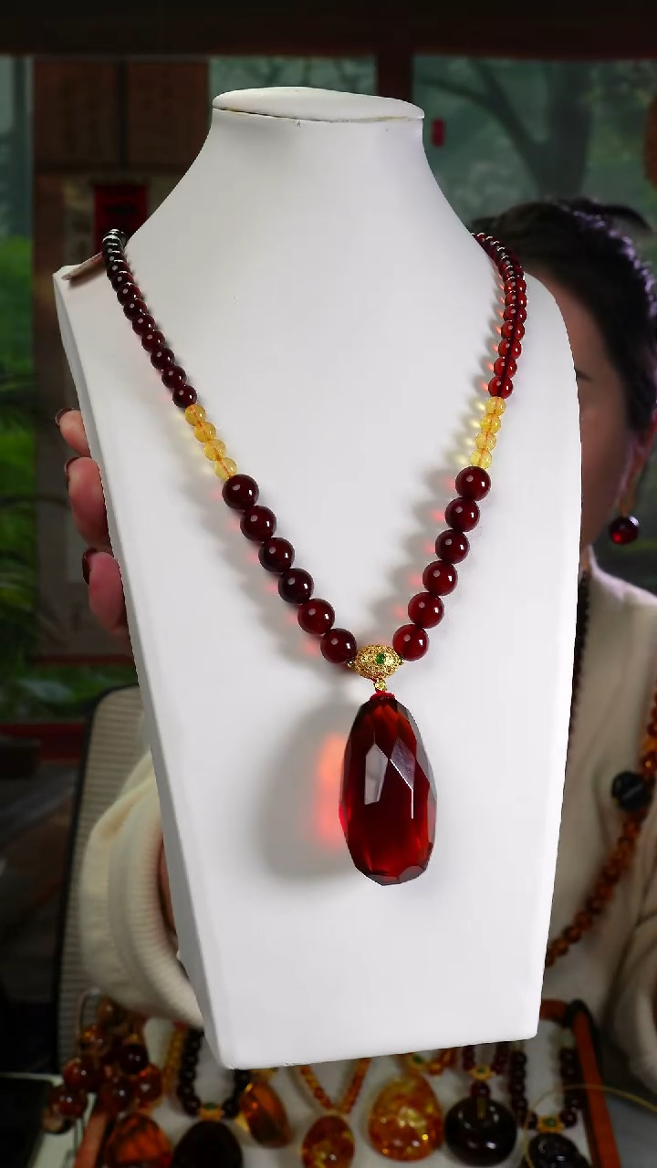 【闪购商品】血珀颈饰未镶嵌福利