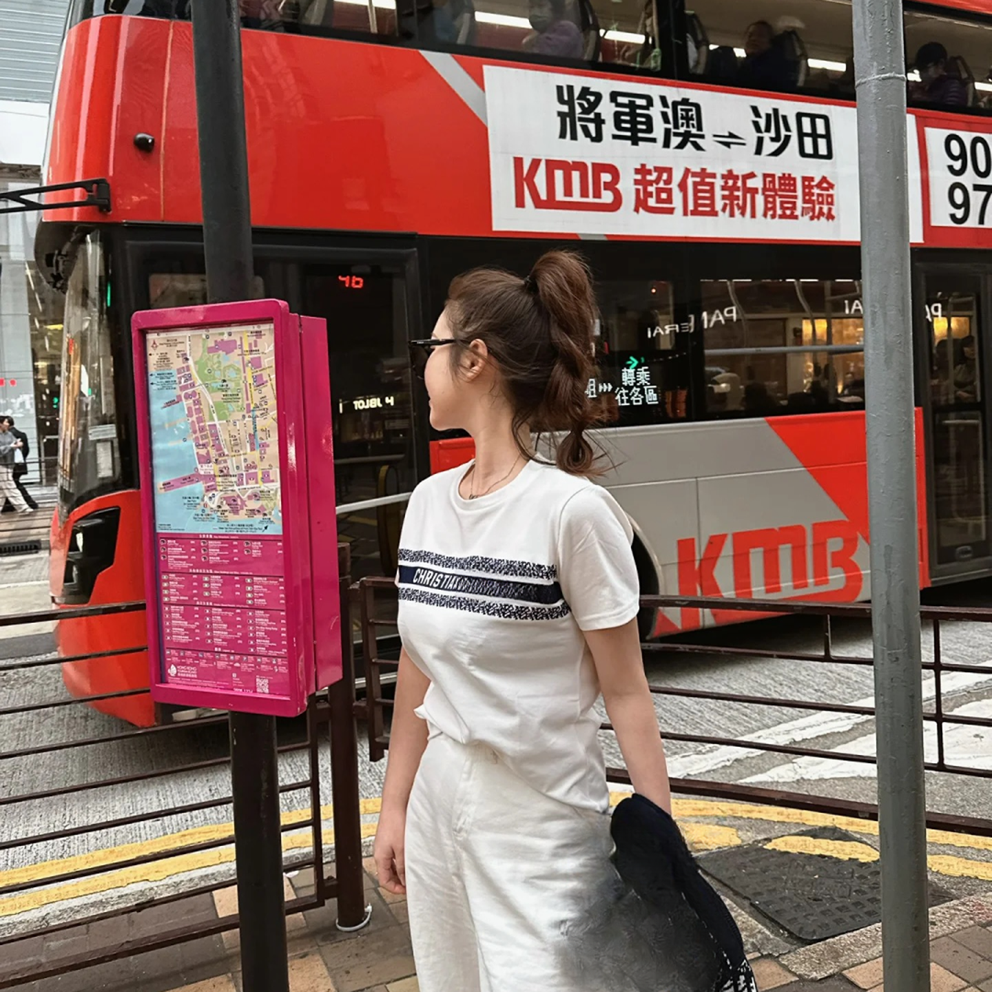 2025新款夏季设计感简约字母短袖D25007