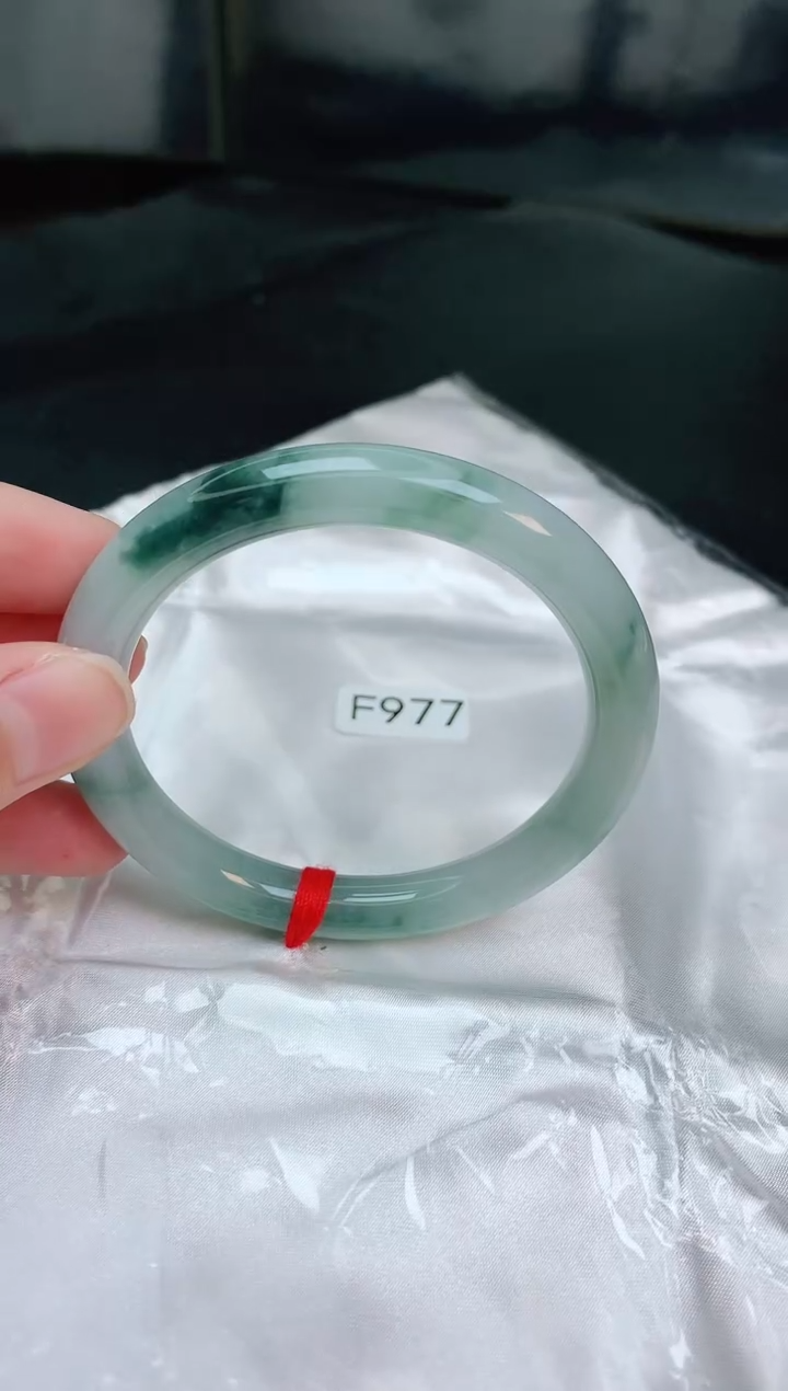 翡翠未镶嵌手镯缅甸天然A货翡翠手镯