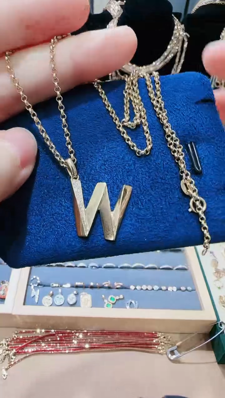 【闪购商品】钻石项链18K金镶嵌钻石吊坠含链