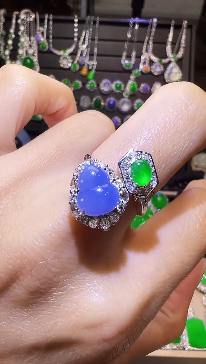 18K金镶嵌戒指翡翠葫芦