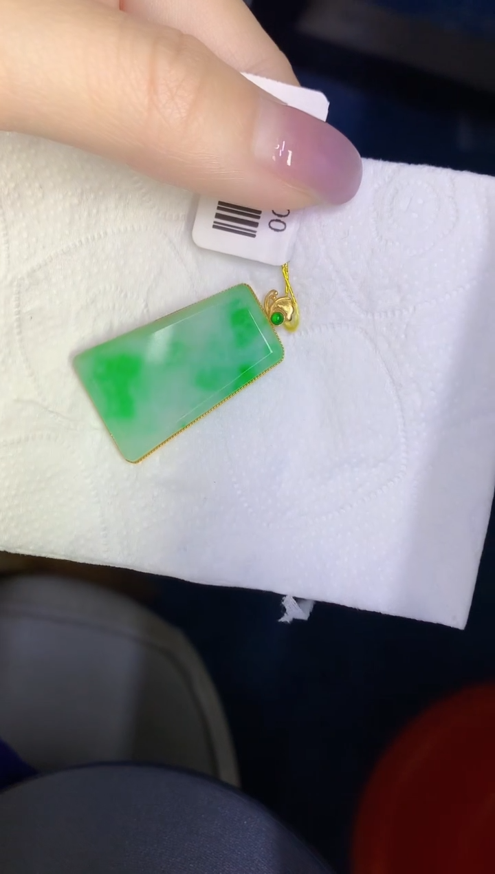 颈饰18K金镶嵌翡翠缅甸天然翡翠A货