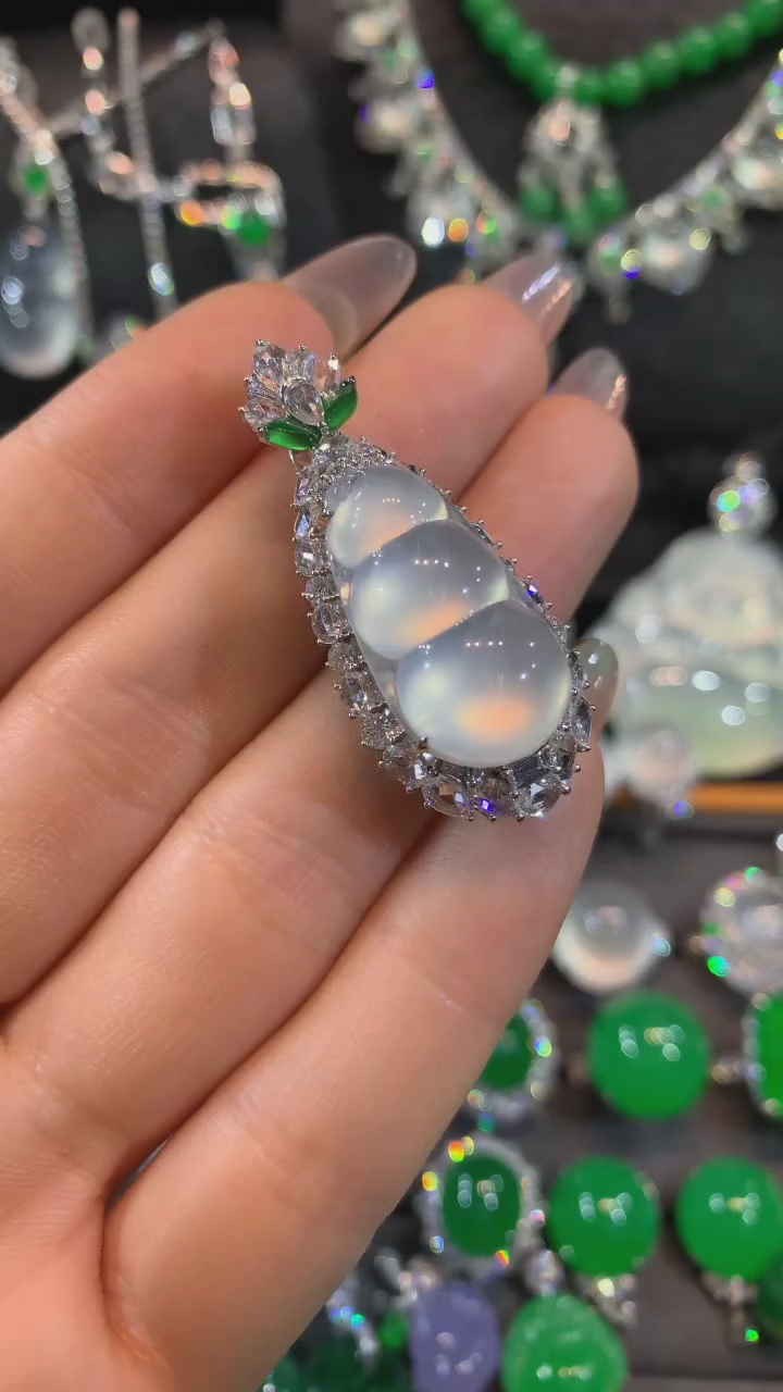 【闪购商品】翡翠吊坠(不含链)18K金镶嵌吊坠