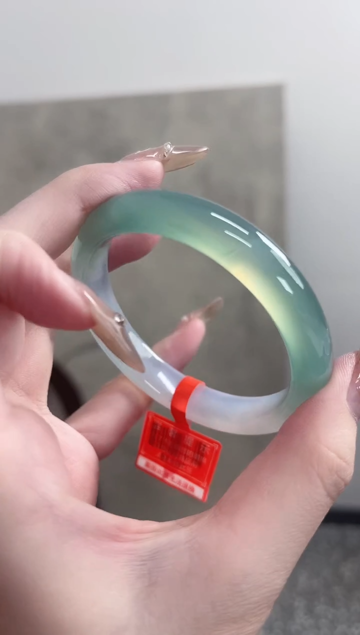 【闪购商品】玛瑙/玉髓手镯未镶嵌55-56圈需要包容