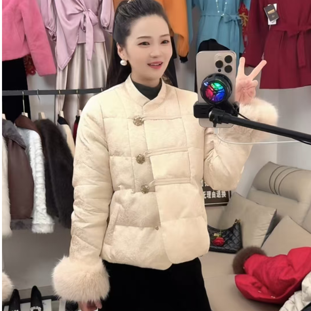 冬季新中式重工三颗水晶大钻扣毛毛袖口国风石墨烯云绒棉服提花