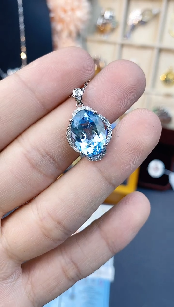 【闪购商品】托帕石吊坠银S925镶嵌带证书