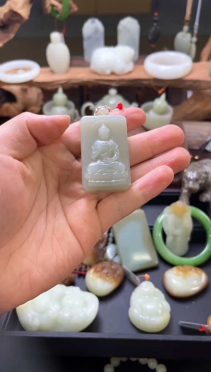【闪购商品】和田玉吊坠未镶嵌且末青白 观音牌