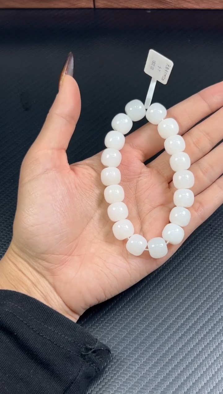 未镶嵌手串和田玉?***猪且末天泰微色差卡11*12mj
