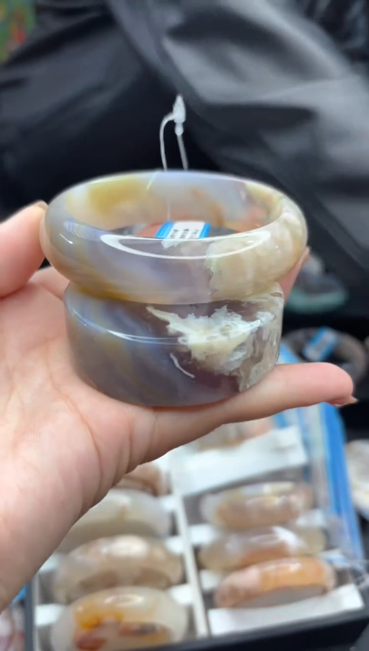 【闪购商品】石英质玉手镯未镶嵌43（61圈赠送镯心）