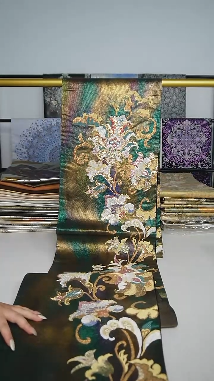 织绣27五通彩金唐草花卉特价