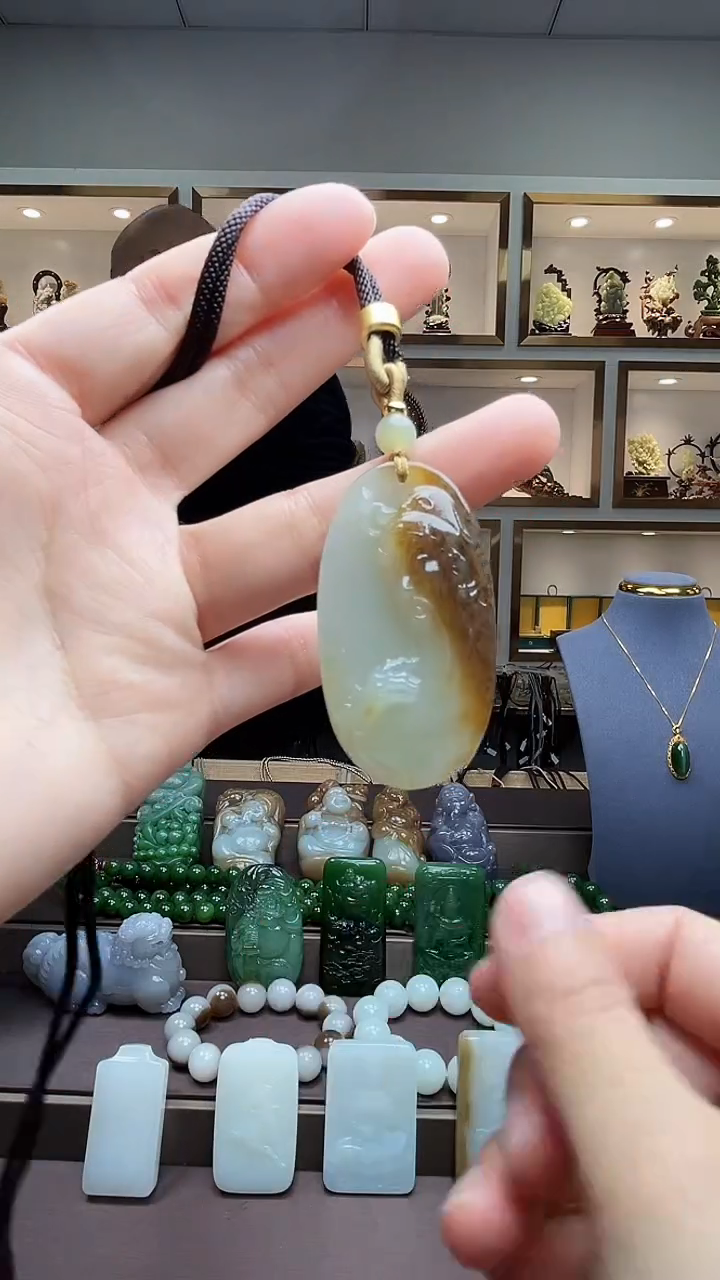 【闪购商品】和田玉颈饰未镶嵌苏