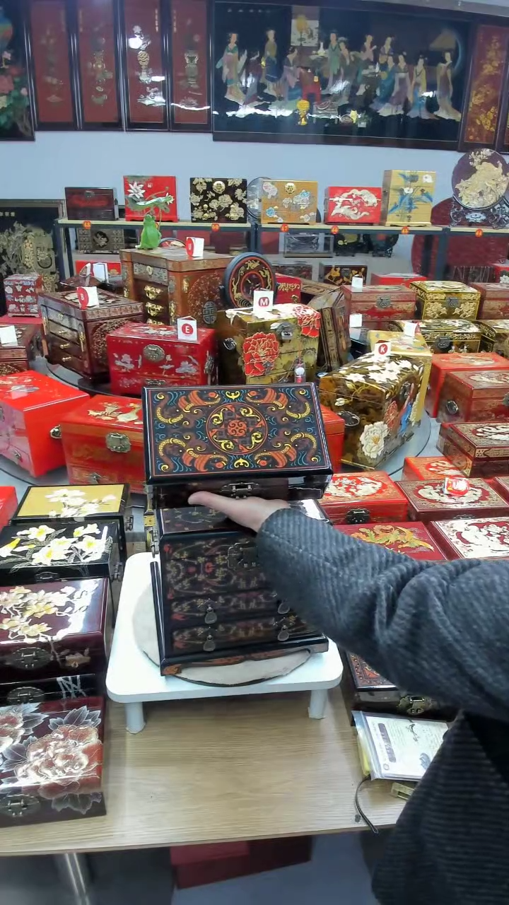 【闪购商品】23黑底双层手推漆宫廷汉文