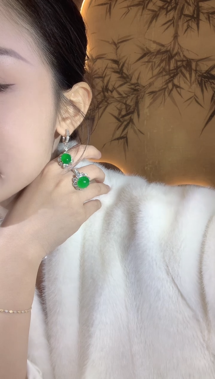 【闪购商品】翡翠耳饰18K金镶嵌A88耳饰戒指一套