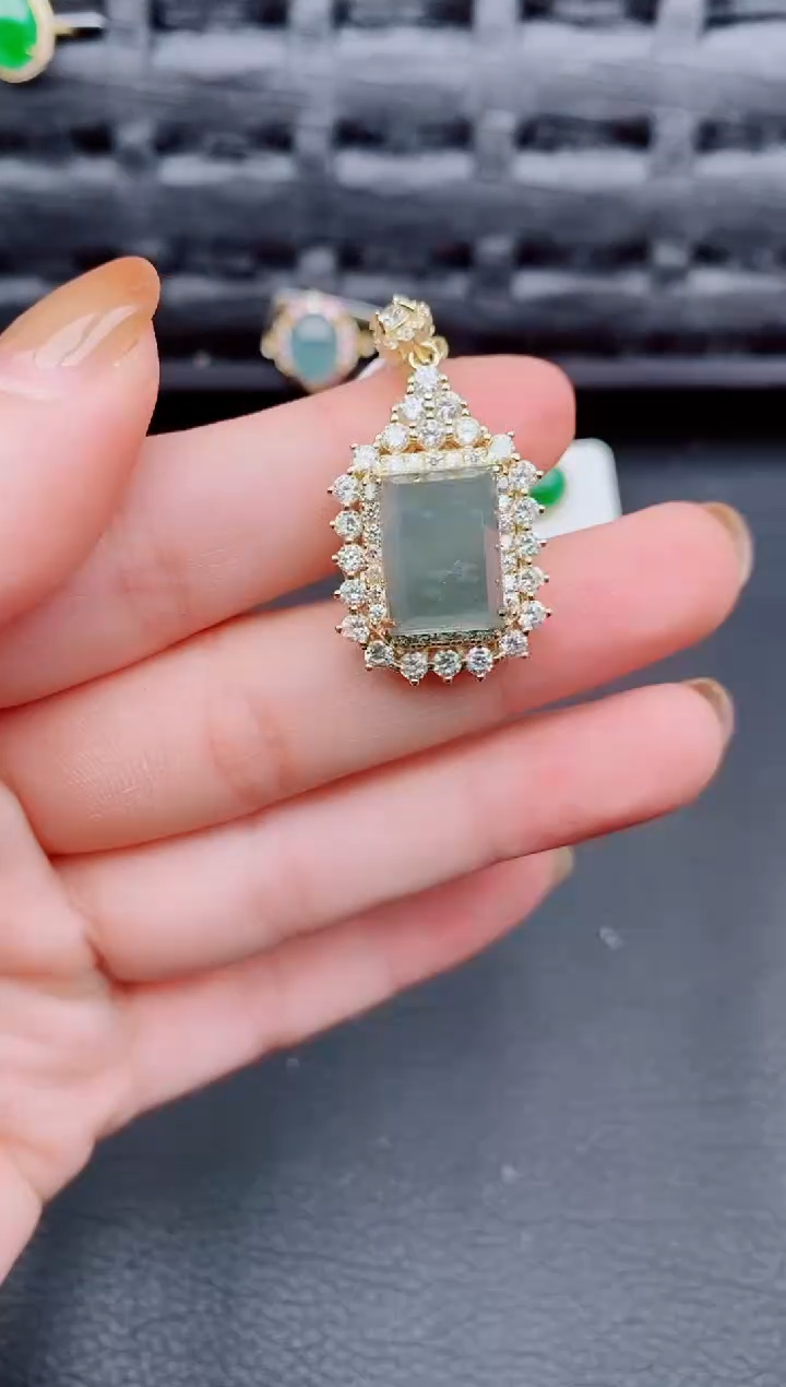 【闪购商品】翡翠颈饰银S925镶嵌天然a货翡翠699