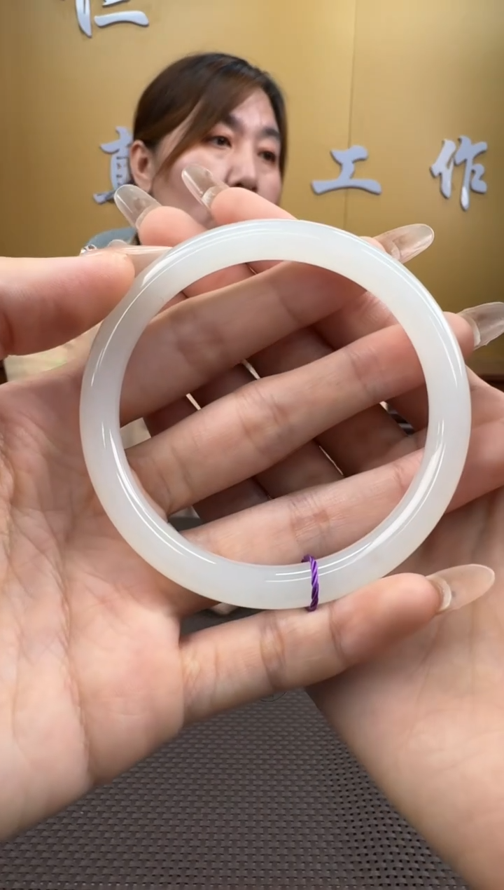 【闪购商品】和田玉手镯未镶嵌60