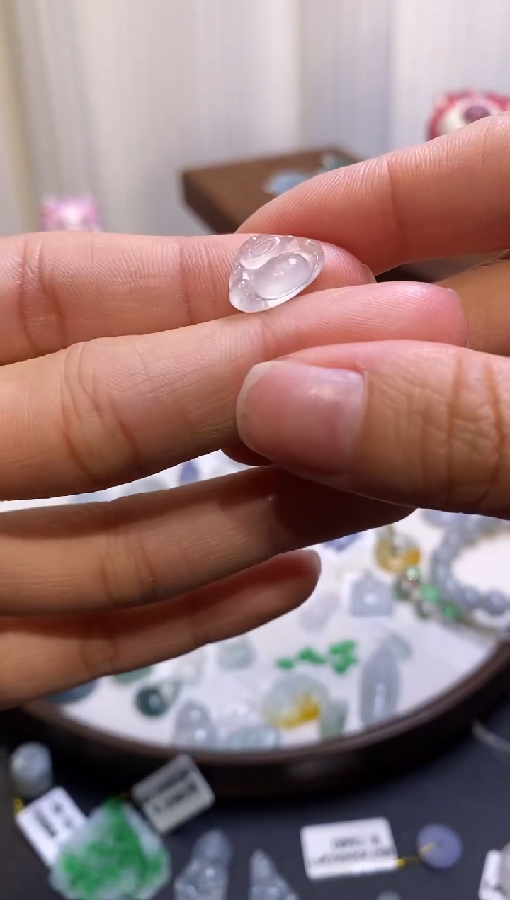 【闪购商品】翡翠颈饰未镶嵌佛公
