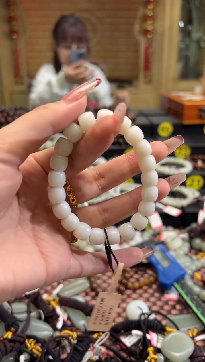 【闪购商品】和田玉手串未镶嵌且末料米达直切卡9*10手串