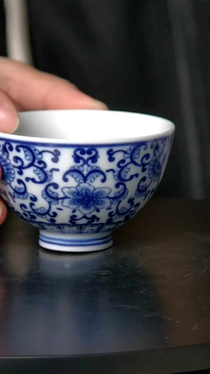 景德镇青花缠枝莲主人杯